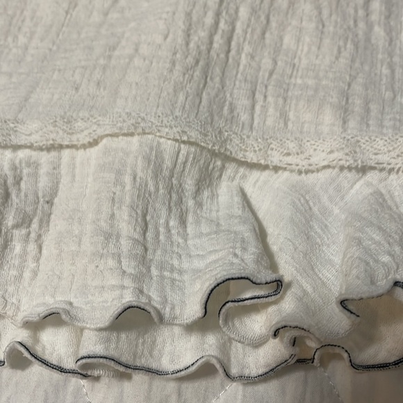 White cotton gauzy knee length dress with lace and embroidery. Flutter sleeve - Picture 9 of 12